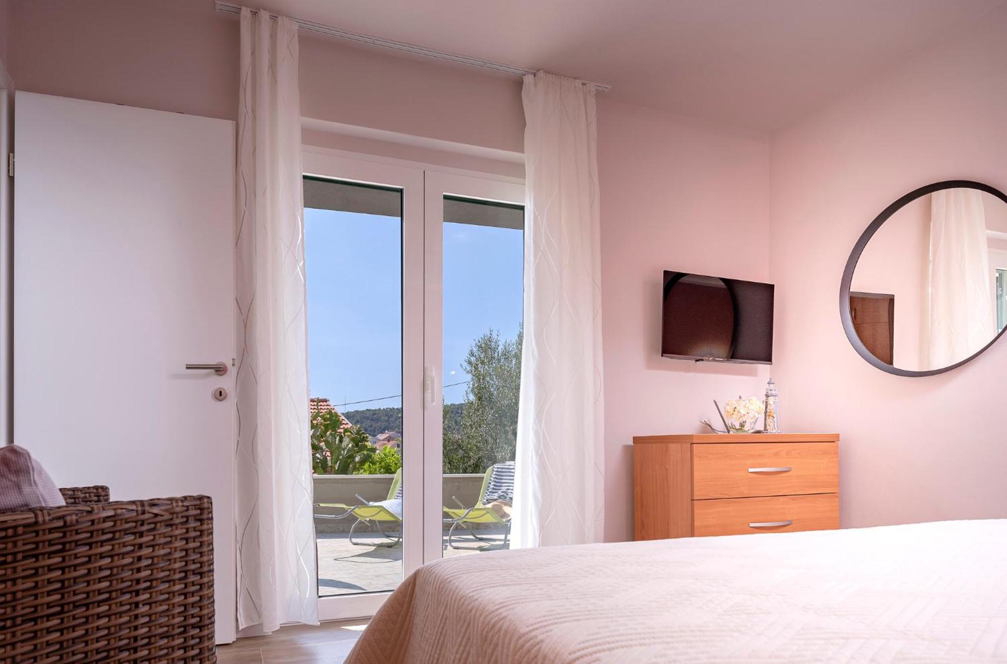 Big Sunny Terrace Apartment Hvar Хвар Экстерьер фото