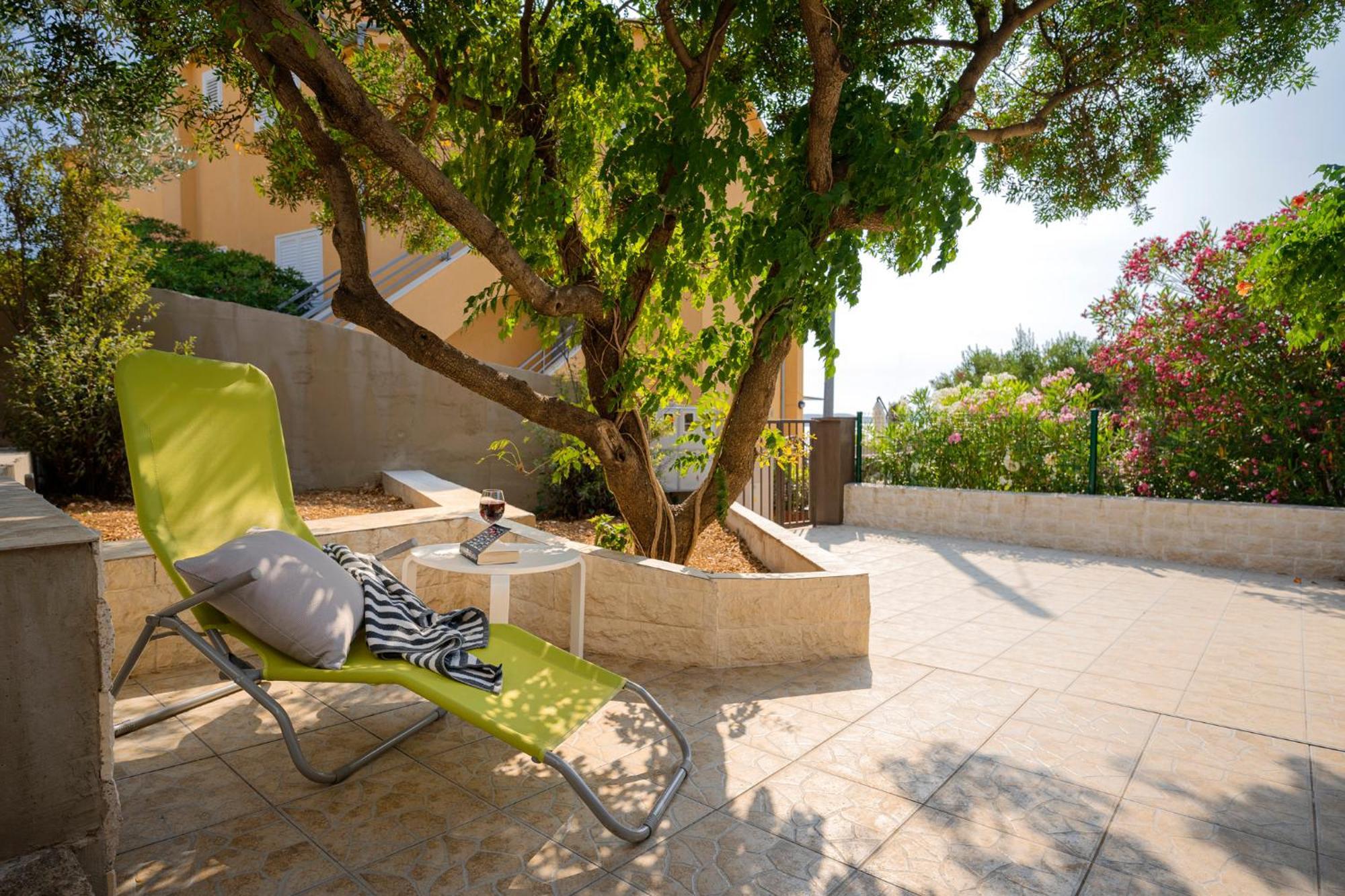 Big Sunny Terrace Apartment Hvar Хвар Экстерьер фото